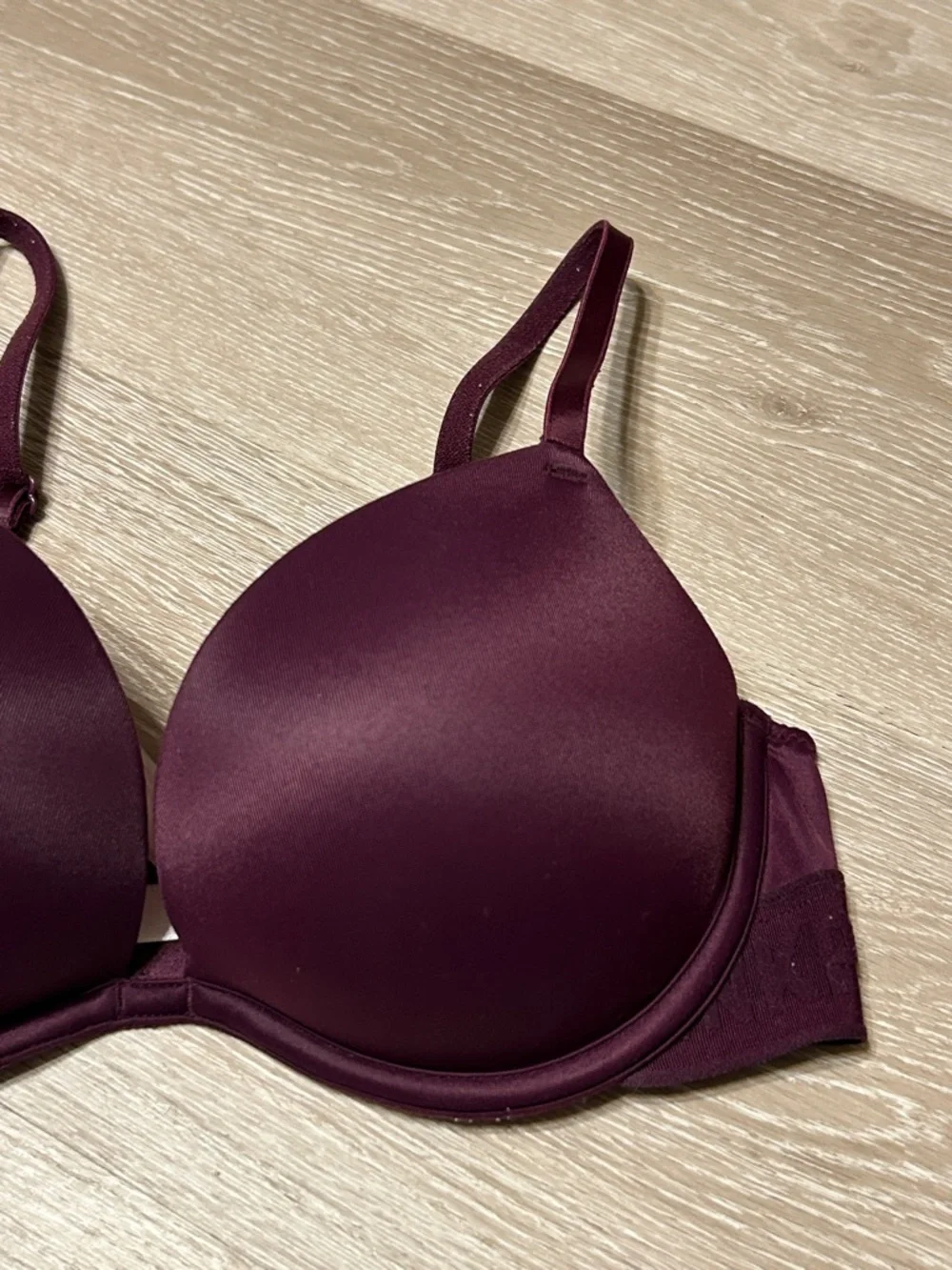 PINK by Victoria’s Secret Burgandy Everywhere Super Push-up T-Shirt Bra 32C